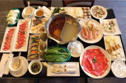 娱乐吃瓜酱火锅,舌尖上的娱乐盛宴