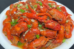 蒜蓉小龙虾的制作步骤,香辣诱人，夏日美食制作攻略
